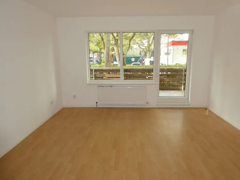 Seebadstraße – unmittelbar an der Sportanlage – Hochparterre – 3 Zimmer - großer Balkon — photo 1